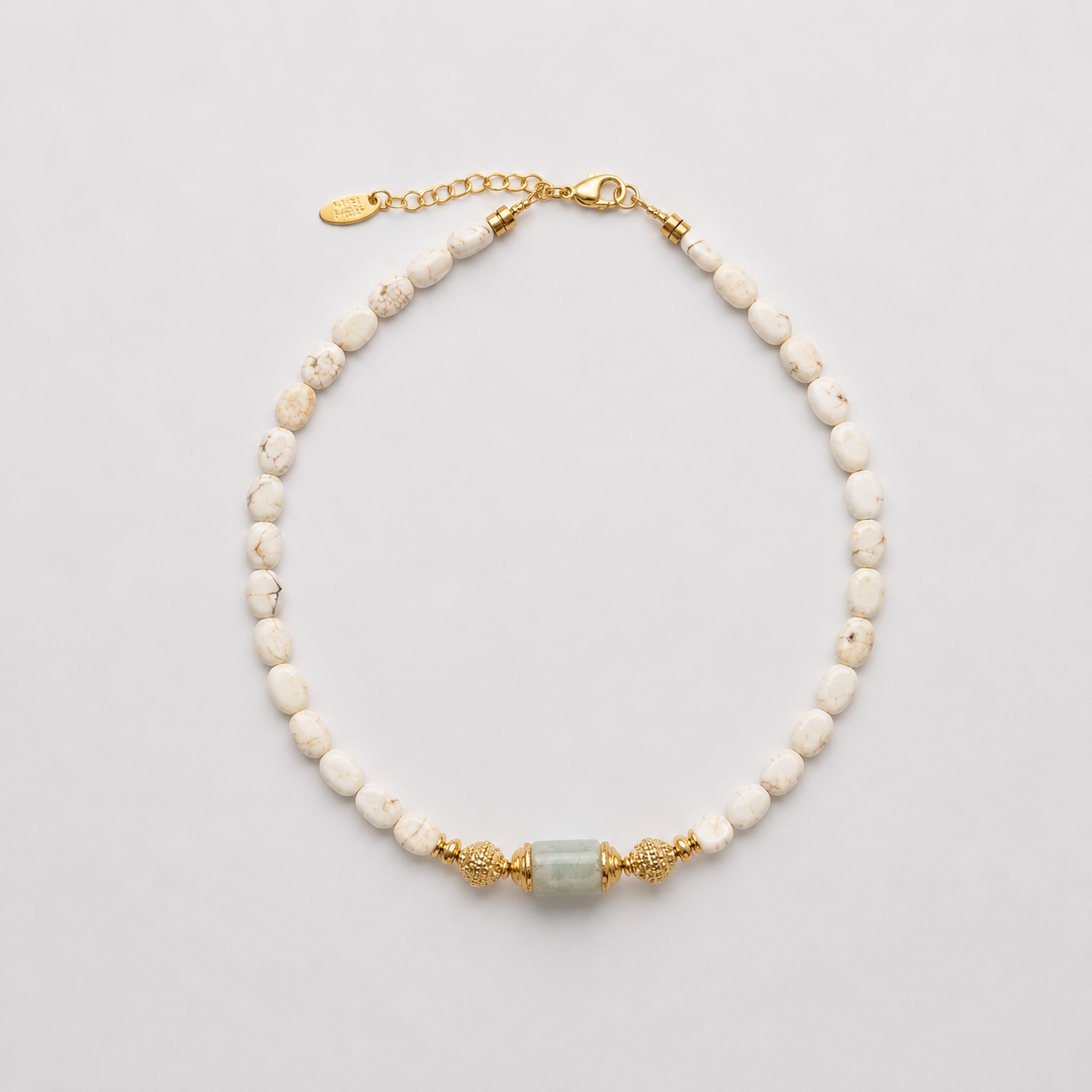 Collier Bua